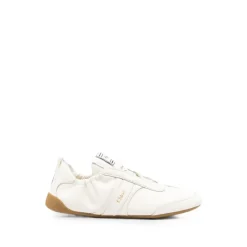 Kick sneaker