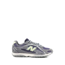 204L Sneakers