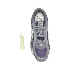 204L Sneakers