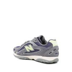 204L Sneakers