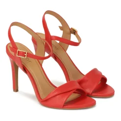 Rode sandalen met hak