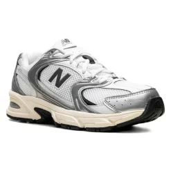 530 Sneakers