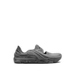 Universal Sneakers Smoke Grey Logo