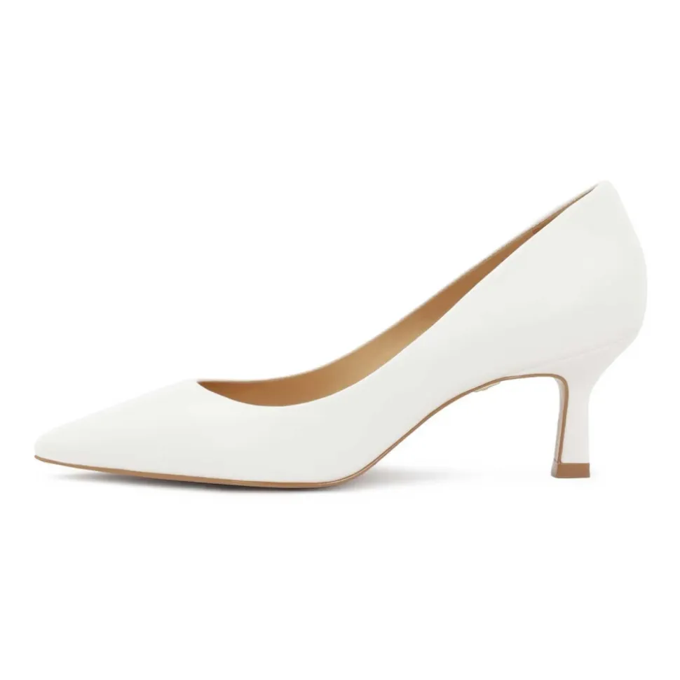 Witte lage hakken pumps uit de Trouwcollectie
