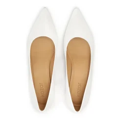 Witte lage hakken pumps uit de Trouwcollectie
