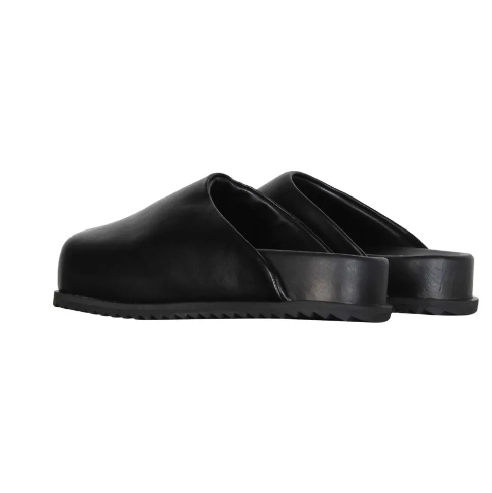 Zwarte veganistisch leren slippers